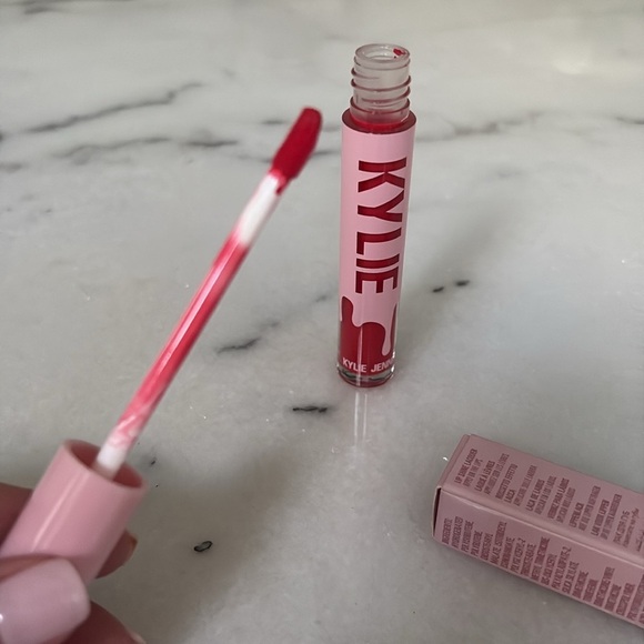 Kylie Cosmetics Matte Liquid Lipstick in the shade "416 Don't @ Me". 
Red - Picture 3 of 3